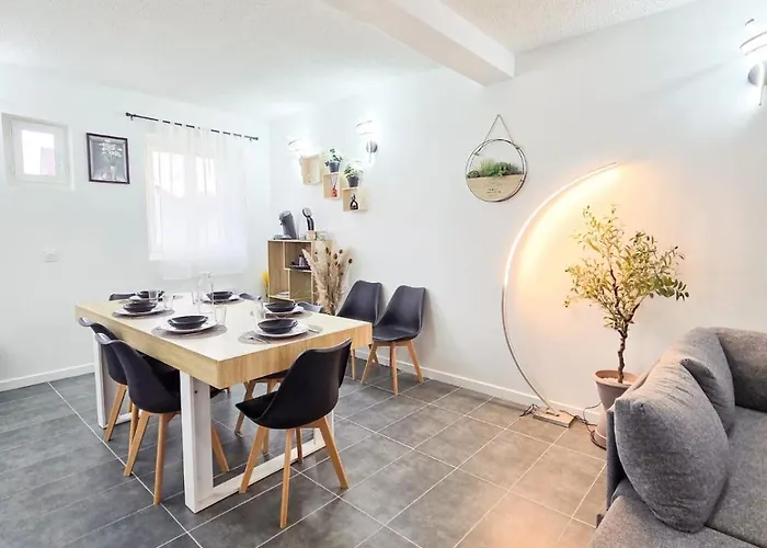 Apartment G2 Maison Grand Confort, Calme Vichy